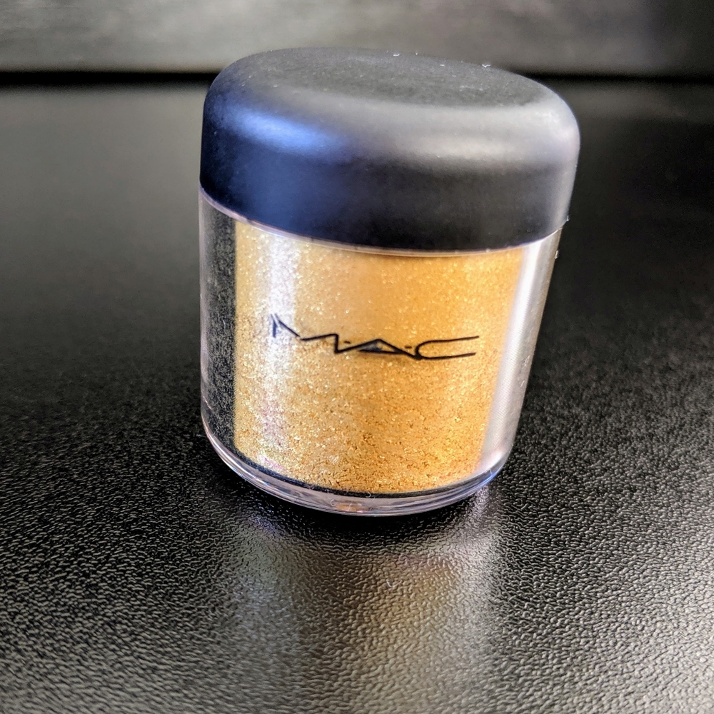 MAC Golden Lemon Pigment